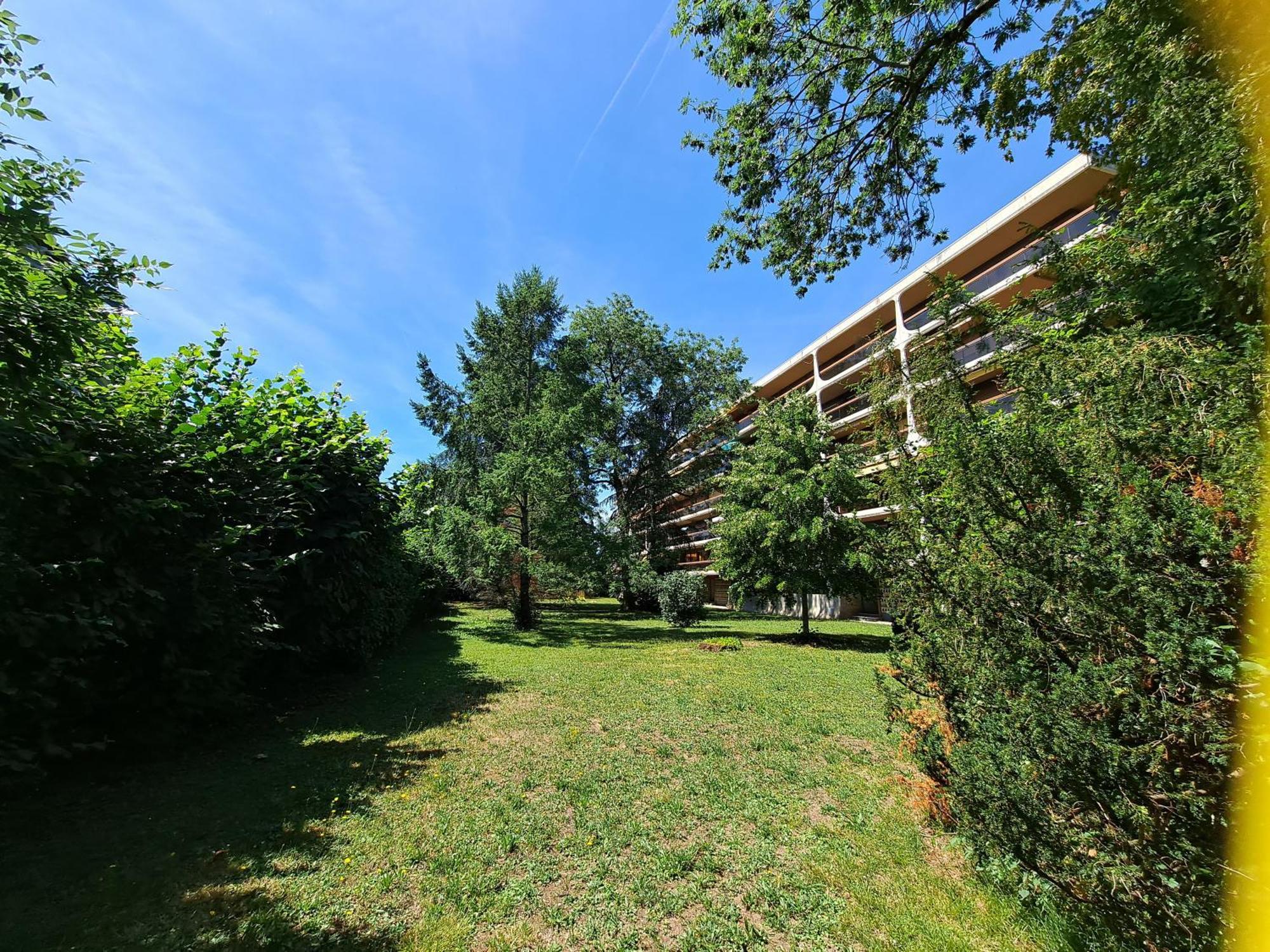 Apartamento Le Duc De Savoie Thonon Exterior foto