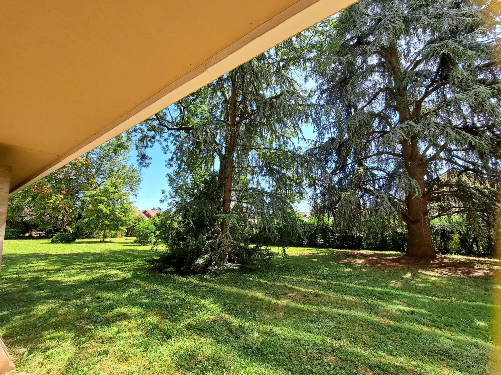 Apartamento Le Duc De Savoie Thonon Exterior foto